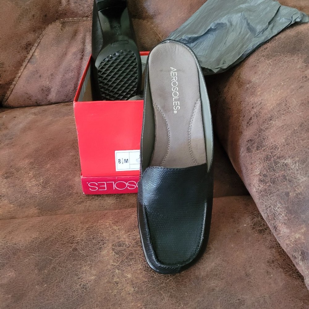 NWOT AEROSOLES  FLATS 8.5 M
